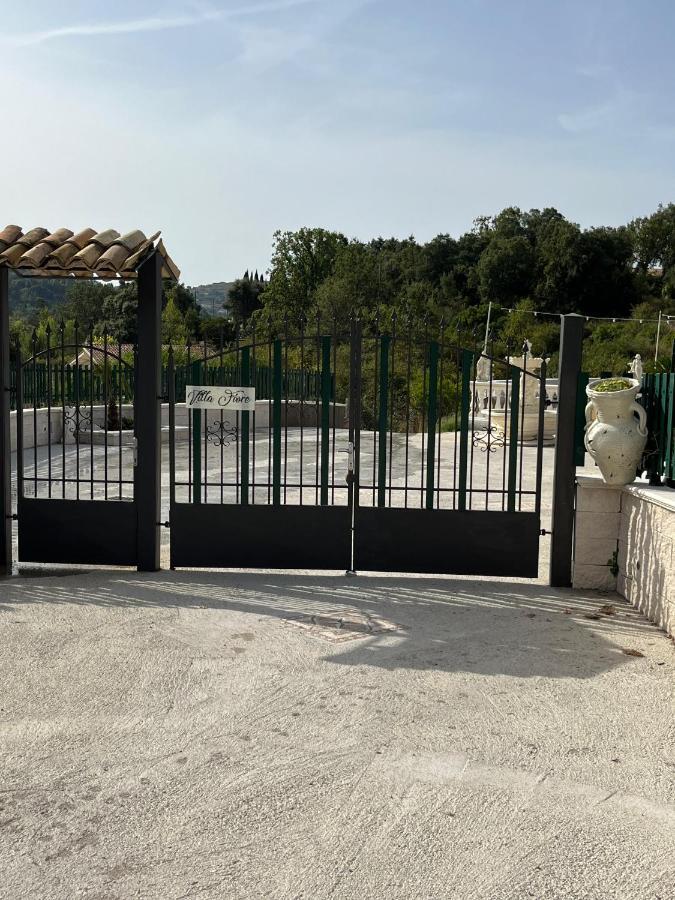 Villa Fiore - Piscina E Idromassaggio イトリ エクステリア 写真