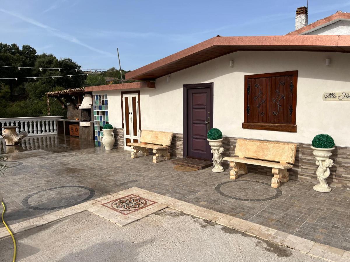 Villa Fiore - Piscina E Idromassaggio イトリ エクステリア 写真